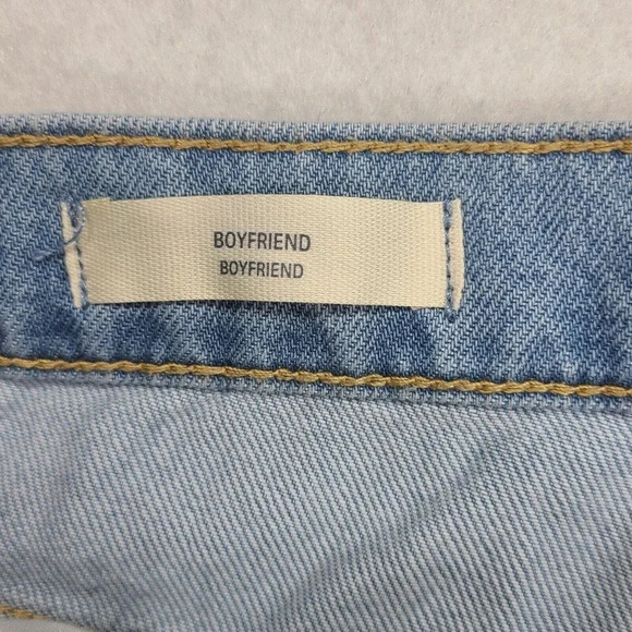 Universal Thread Boyfriend Jeans Women's 6 Light Wash Raw Hem Distressed New - Picture 7 of 8